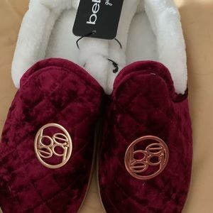NWT Bebe girls slippers burgundy size 4/5